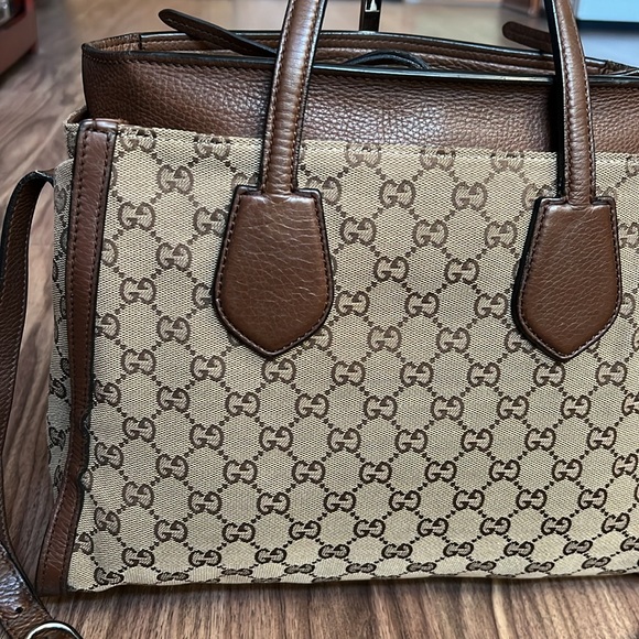 A195 - π―% authentic Gucci tote bag - Picture 7 of 16